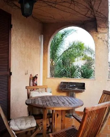 Mare E Monte , Jardin Mediterraneen Et Exotique.