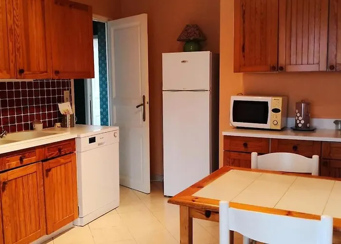 Mare E Monte , Jardin Mediterraneen Et Exotique. *